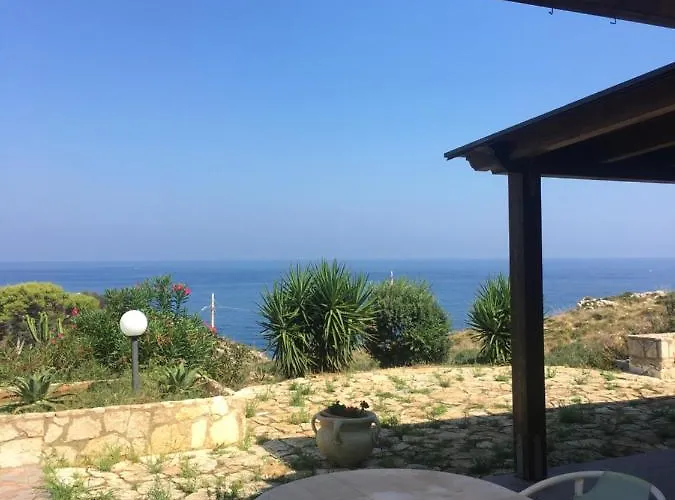 Cala Rossa 3* 卡斯泰拉马莱