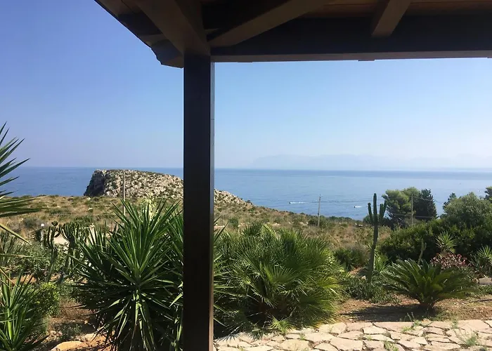 Cala Rossa 3* 卡斯泰拉马莱