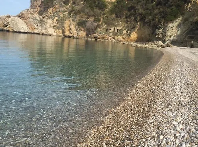 Cala Rossa 招待所 卡斯泰拉马莱