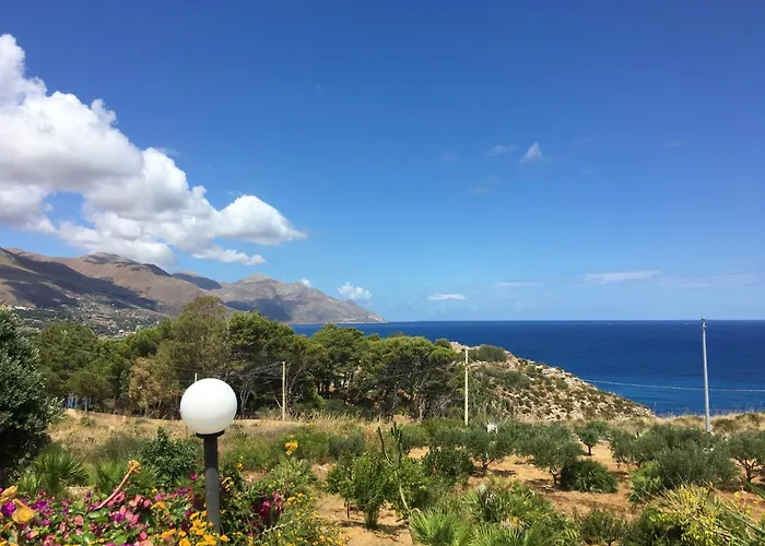 Cala Rossa 卡斯泰拉马莱