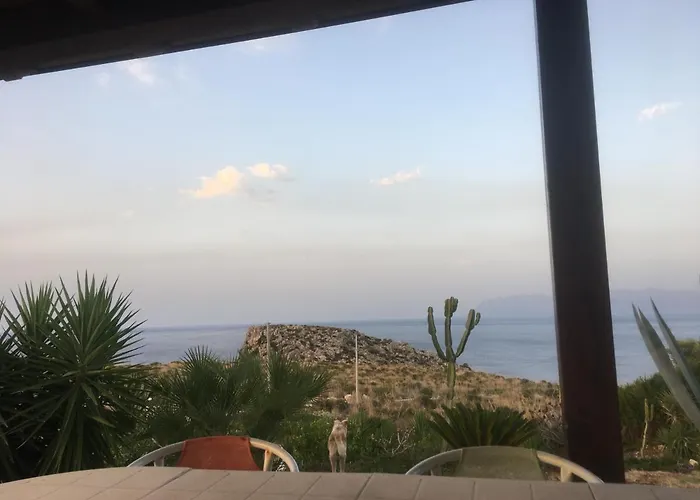 Cala Rossa 3* 卡斯泰拉马莱