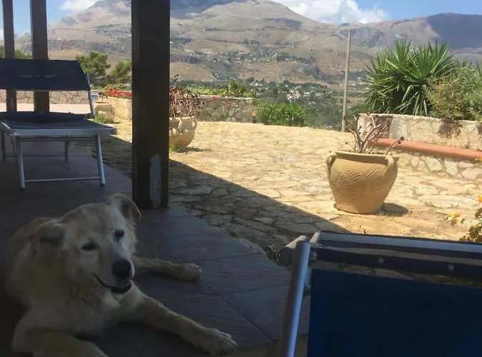 Cala Rossa 招待所 卡斯泰拉马莱