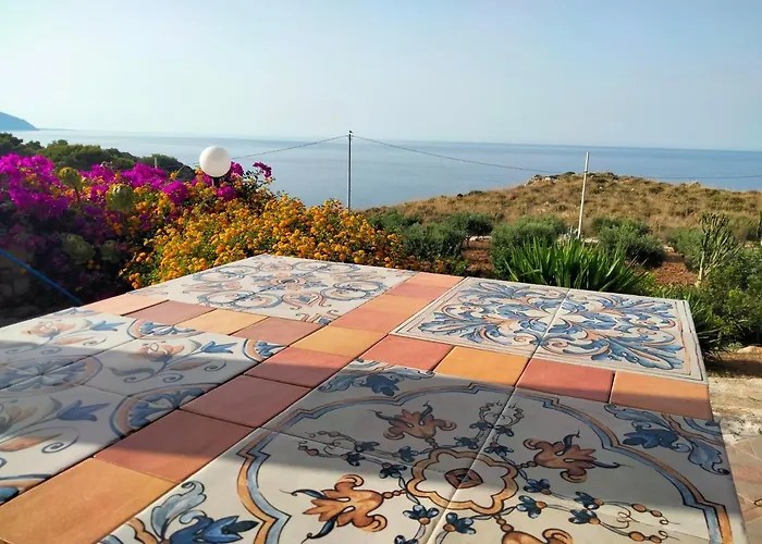 招待所 Cala Rossa 卡斯泰拉马莱