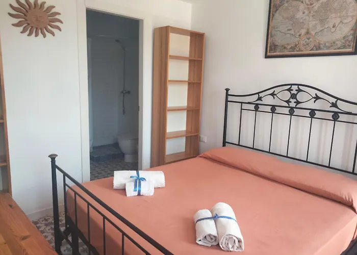 Cala Rossa 招待所 卡斯泰拉马莱