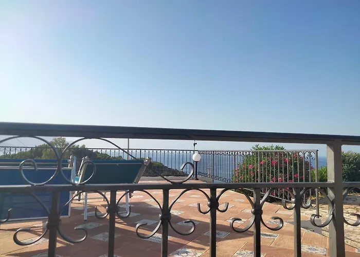 招待所 Cala Rossa 卡斯泰拉马莱