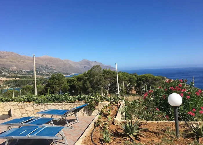 Cala Rossa 卡斯泰拉马莱